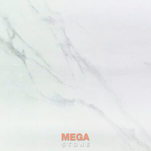 หินสังเคราะห์ คริสตัลไวท์ลายหินอ่อน Crystal White Marble Pattern Artificial Stone หินเทียมสีขาวลายเส้นเทาจางจาก MEGA STONE